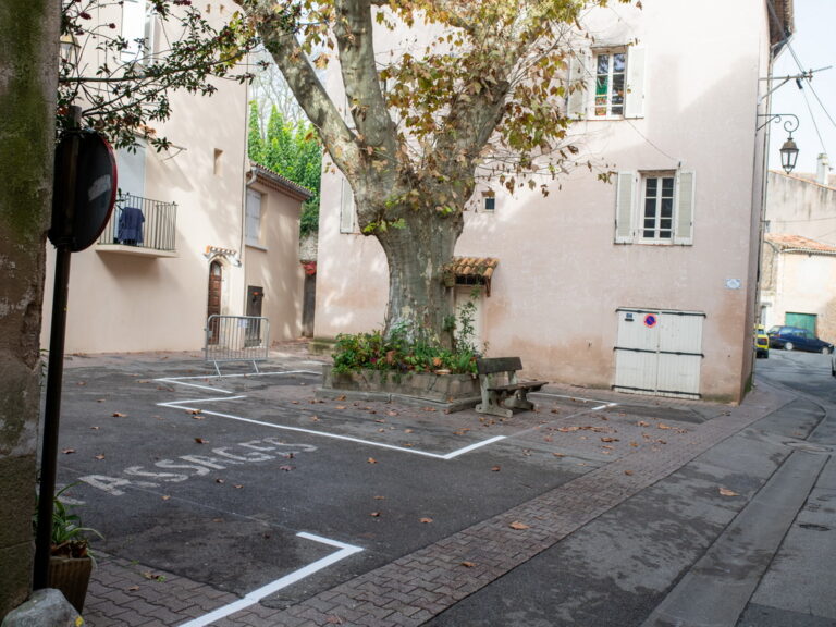 Mairie de Besse sur issole 2020 - Traçage places parking