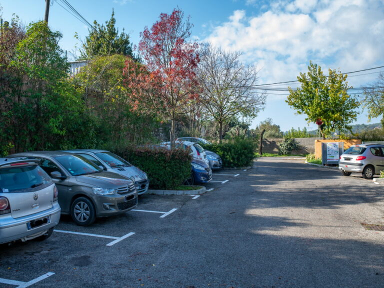 Mairie de Besse sur issole 2020 - Traçage places parking