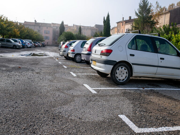 Mairie de Besse sur issole 2020 - Traçage places parking