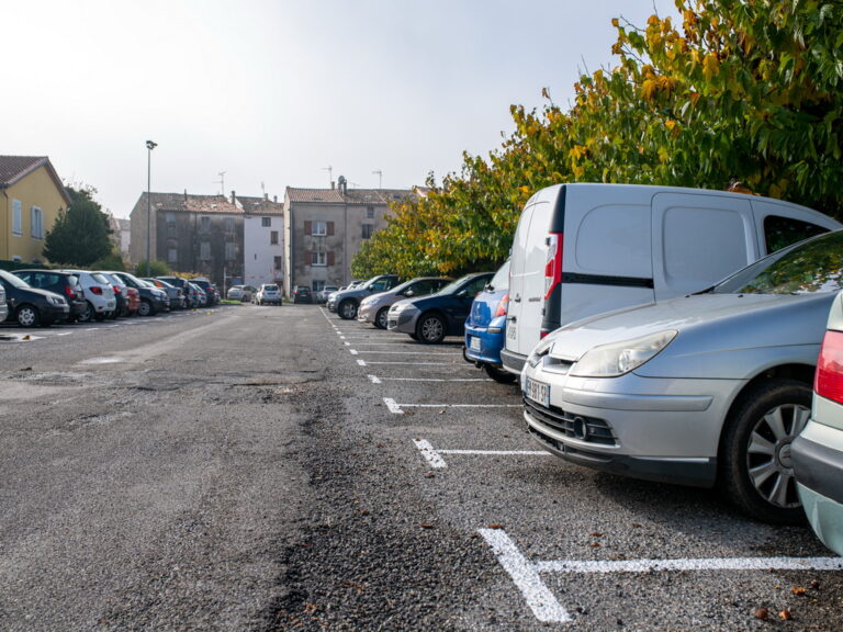 Mairie de Besse sur issole 2020 - Traçage places parking