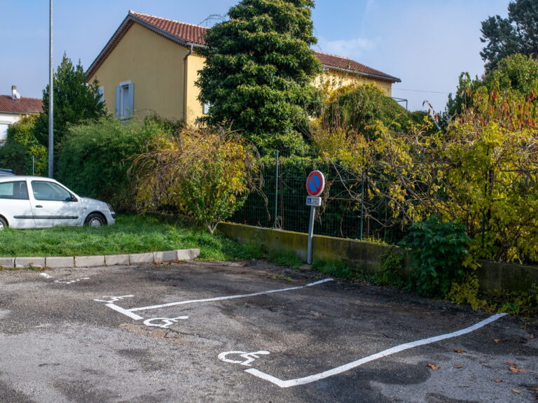 Mairie de Besse sur issole 2020 - Traçage places parking