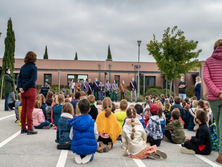 Mairie Besse sur issole - hommage école primaire