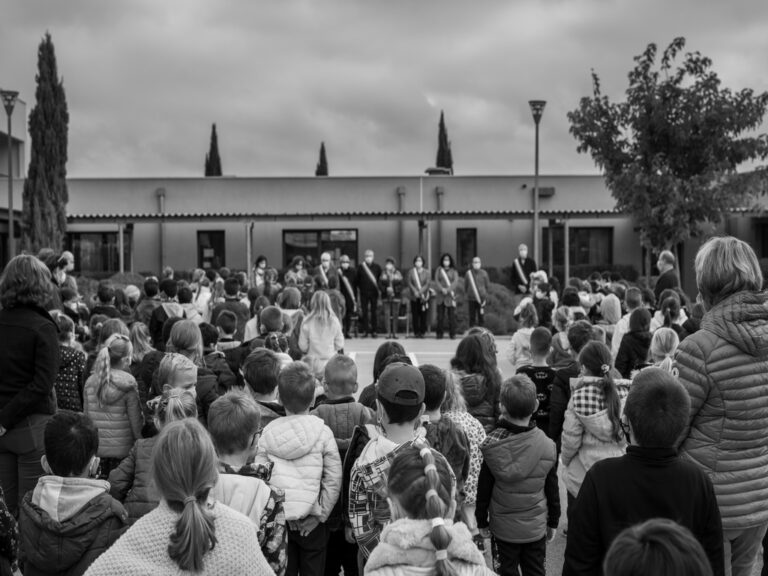 Mairie Besse sur issole - hommage école primaire