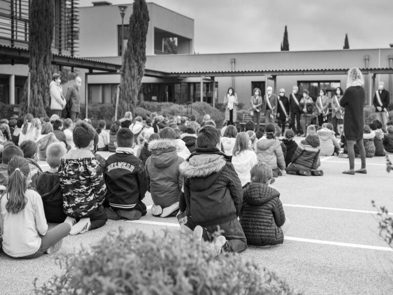 Mairie Besse sur issole - hommage école primaire