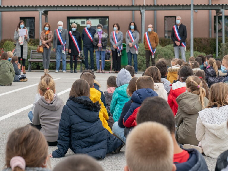 Mairie Besse sur issole - hommage école primaire