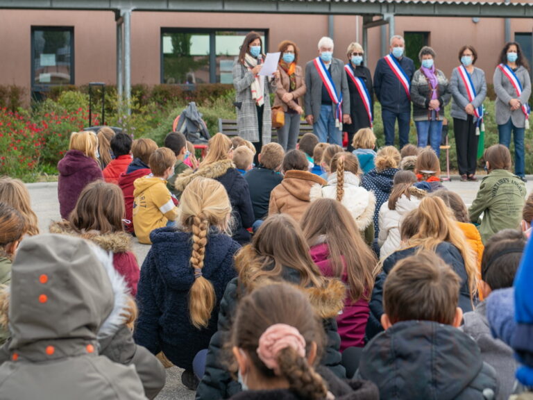 Mairie Besse sur issole - hommage école primaire