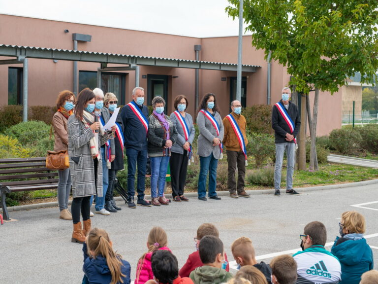 Mairie Besse sur issole - hommage école primaire