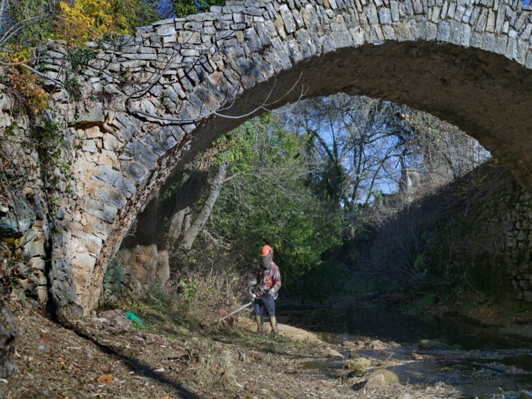 Mairie Besse sur issole - nettoyage pont romain