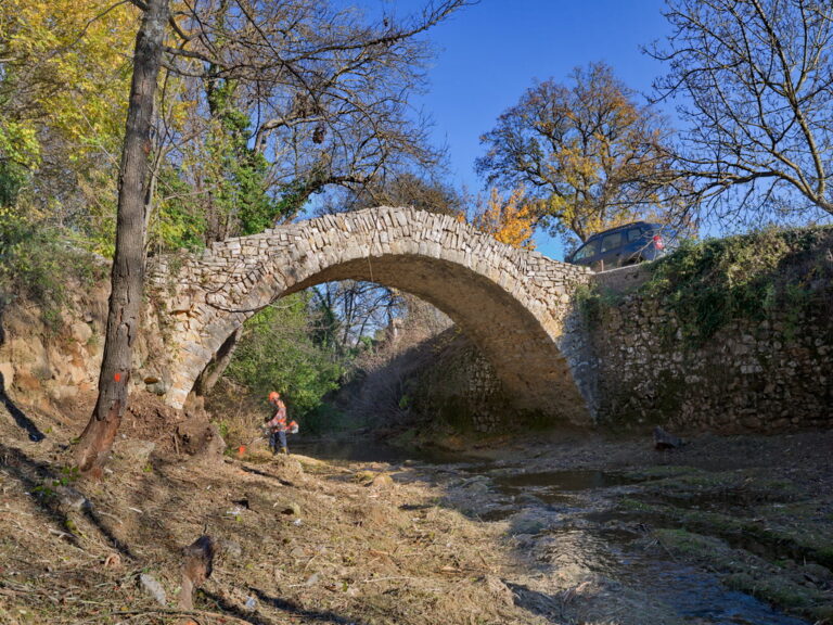 Mairie Besse sur issole - nettoyage pont romain