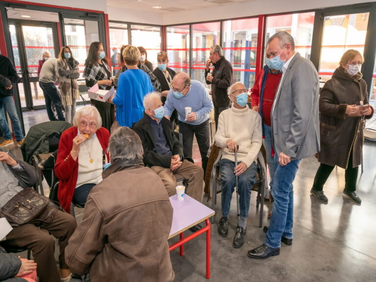 Mairie de Besse sur Issole fête ses doyens