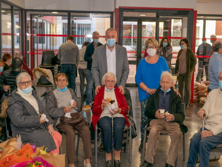 Mairie de Besse sur Issole fête ses doyens