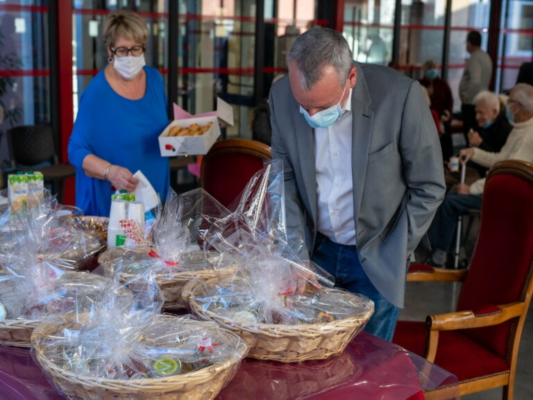 Mairie de Besse sur Issole fête ses doyens