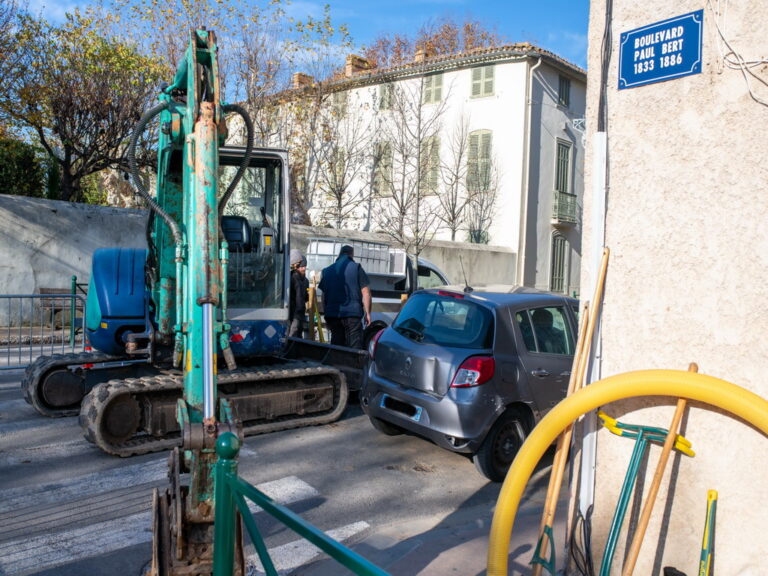 Mairie de besse sur issole - planatation d'arbres