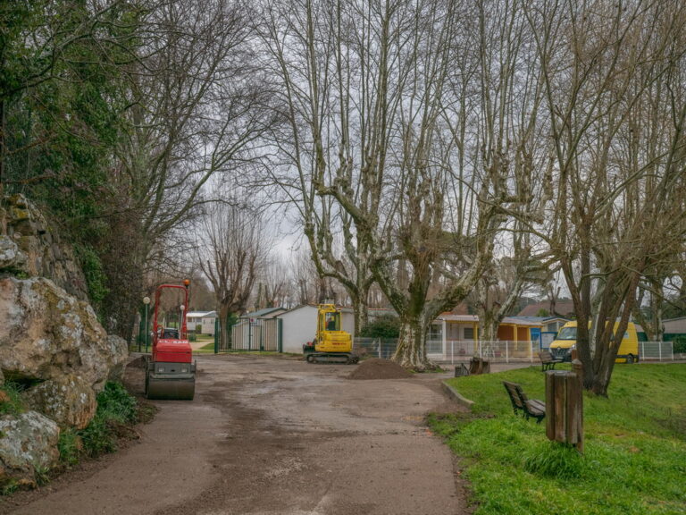 Mairie de besse sur issole - refection place du camping