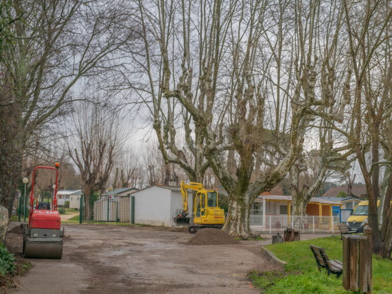 Mairie de besse sur issole - refection place du camping