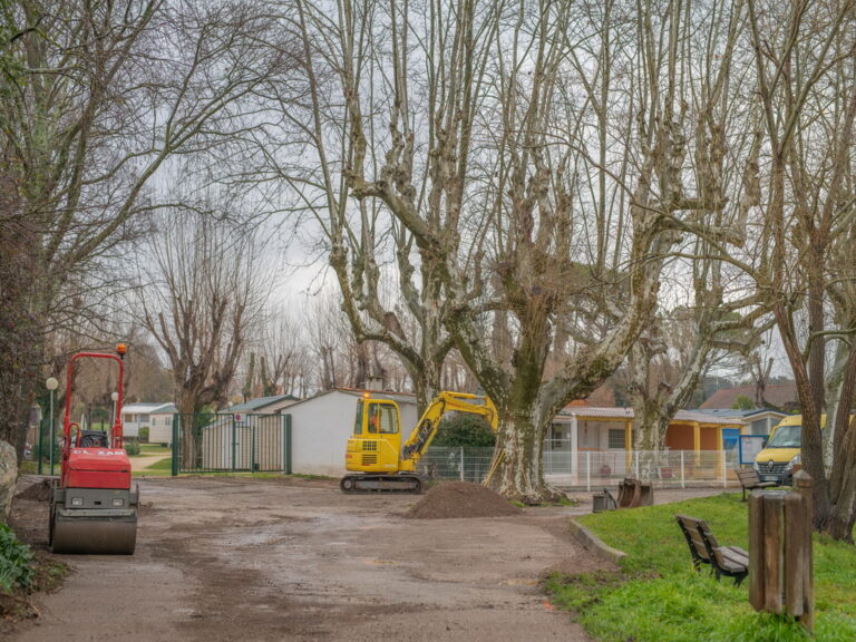 Mairie de besse sur issole - refection place du camping