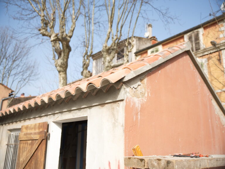 Mairie de besse sur issole - restauration toilettes école maternelle