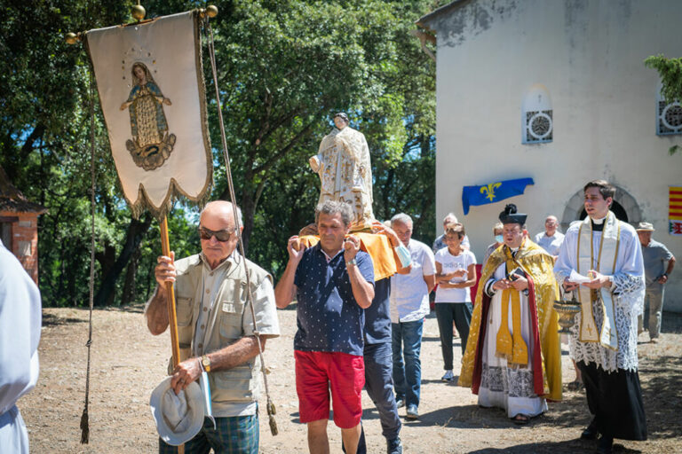 Procession Sainte Agathe à Besse sur Issole