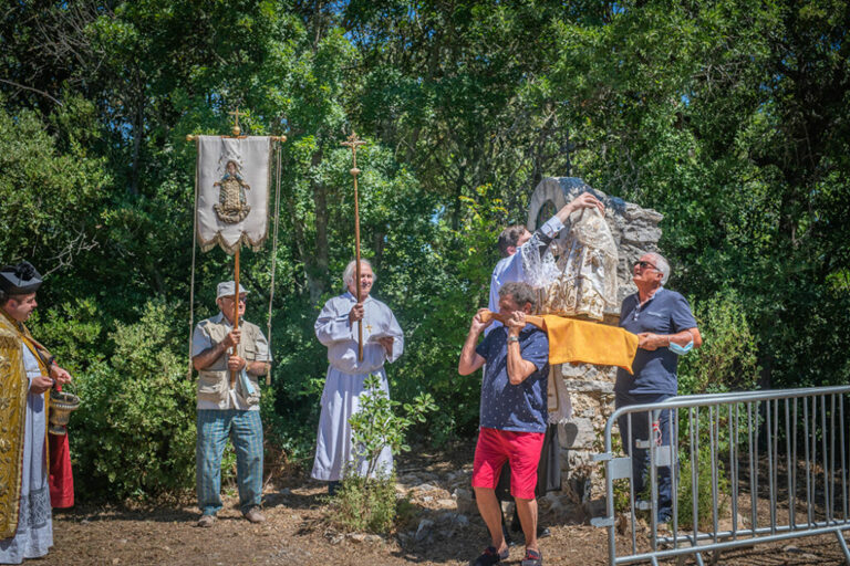 Procession Sainte Agathe à Besse sur Issole