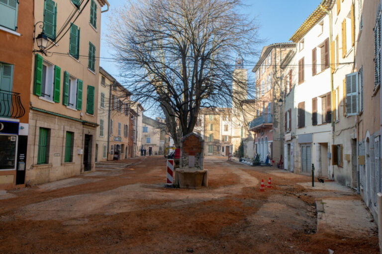 Aménagement place Noël Blache Besse sur Issole