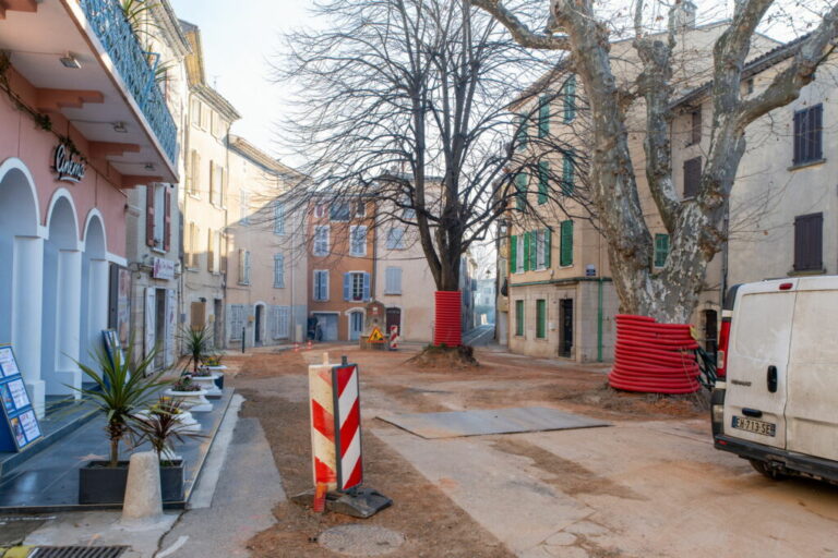 Aménagement place Noël Blache Besse sur Issole