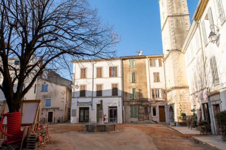 Aménagement place Noël Blache Besse sur Issole