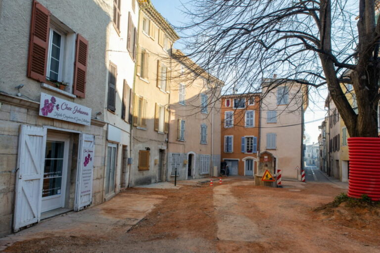 Aménagement place Noël Blache Besse sur Issole