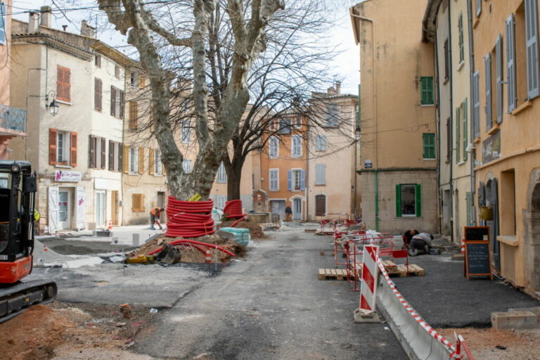 Aménagement place Noël Blache Besse sur Issole