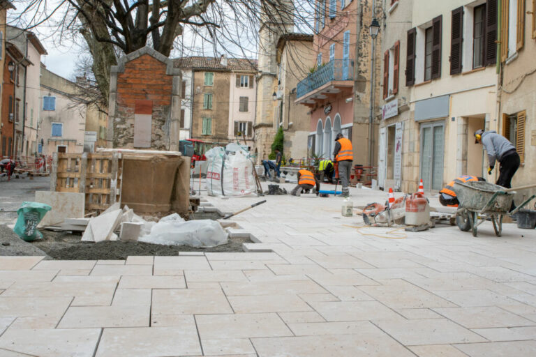 Aménagement place Noël Blache Besse sur Issole