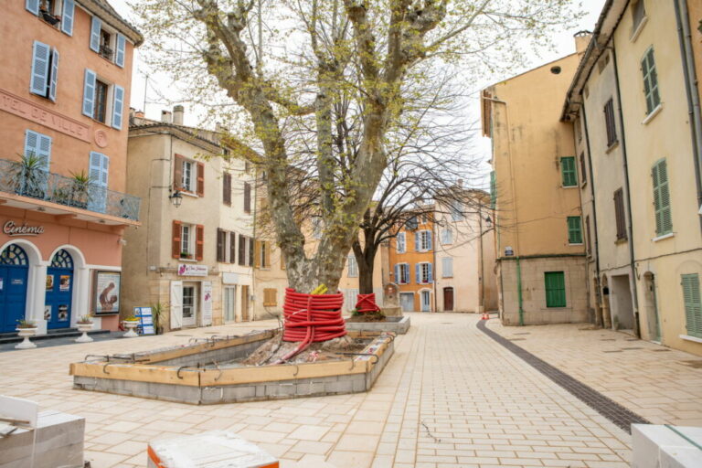 Aménagement place Noël Blache Besse sur Issole