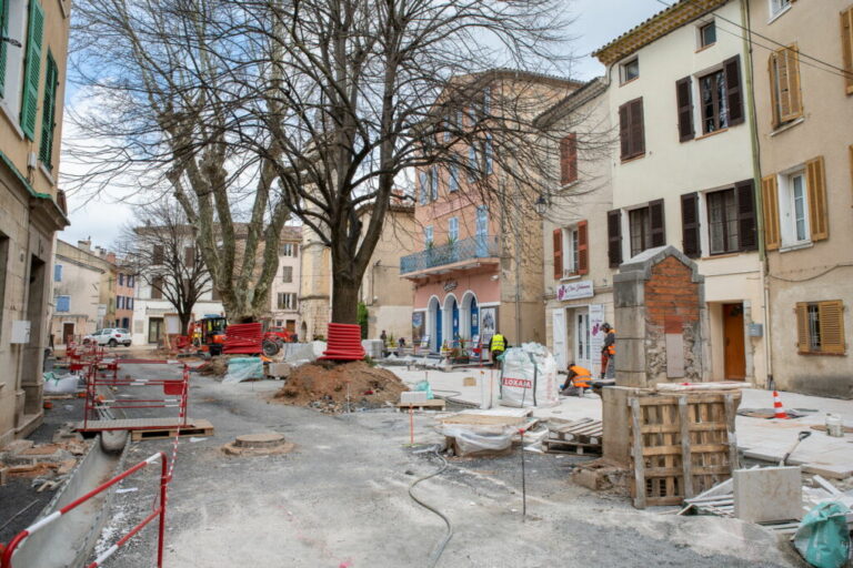 Aménagement place Noël Blache Besse sur Issole